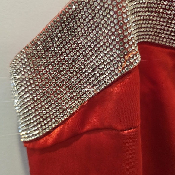 NWT Vestique Ruby Red Rhinestone Trim Mini Dress Size L - Picture 2 of 11